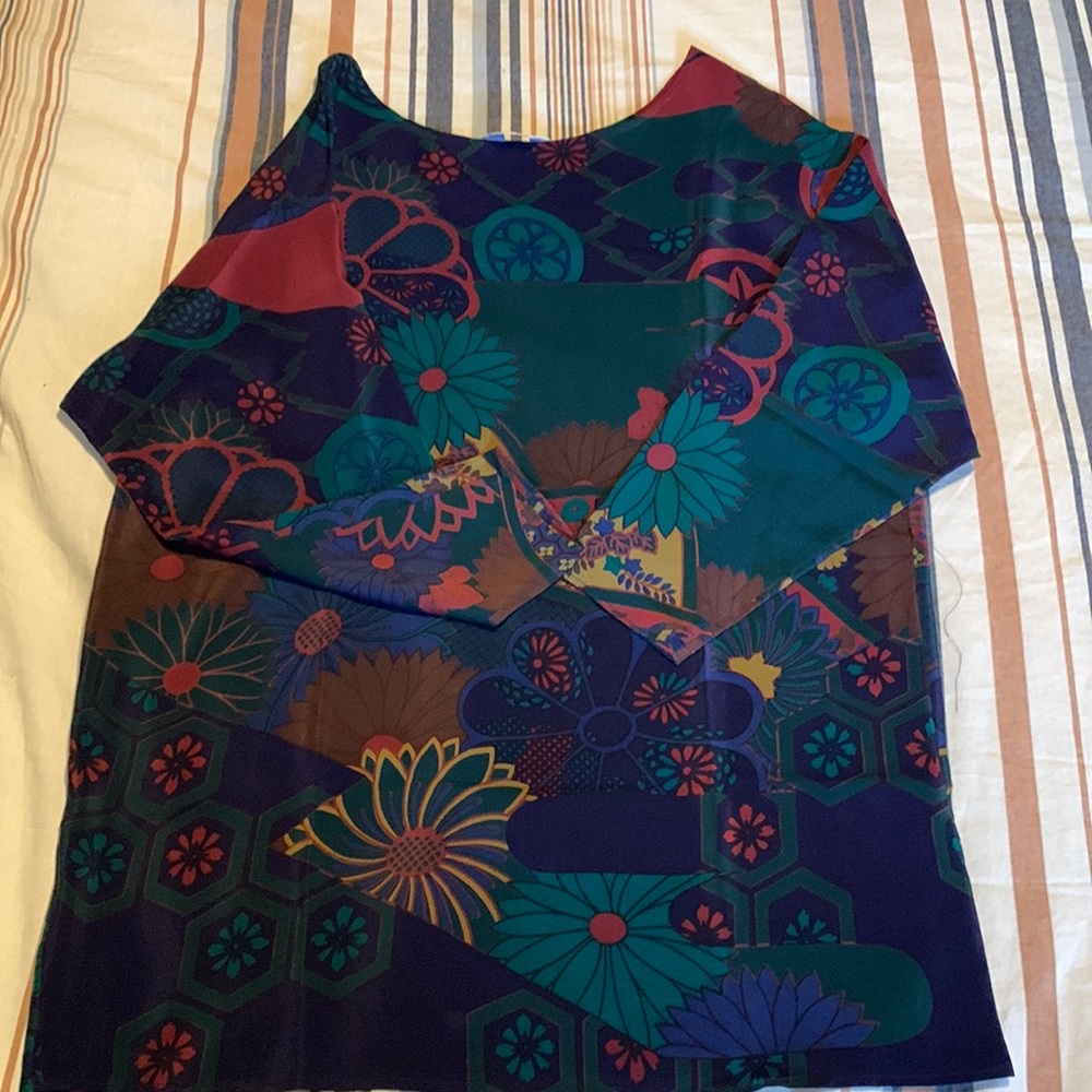 Woman’s printed silk 3/4 sleeve blouse